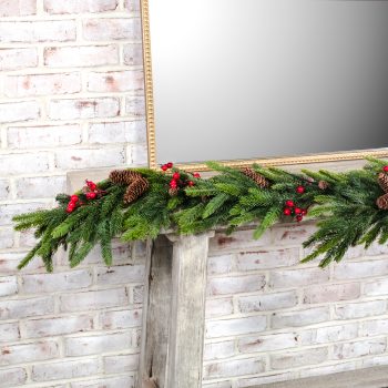 RED BERRY SPRUCE GARLAND