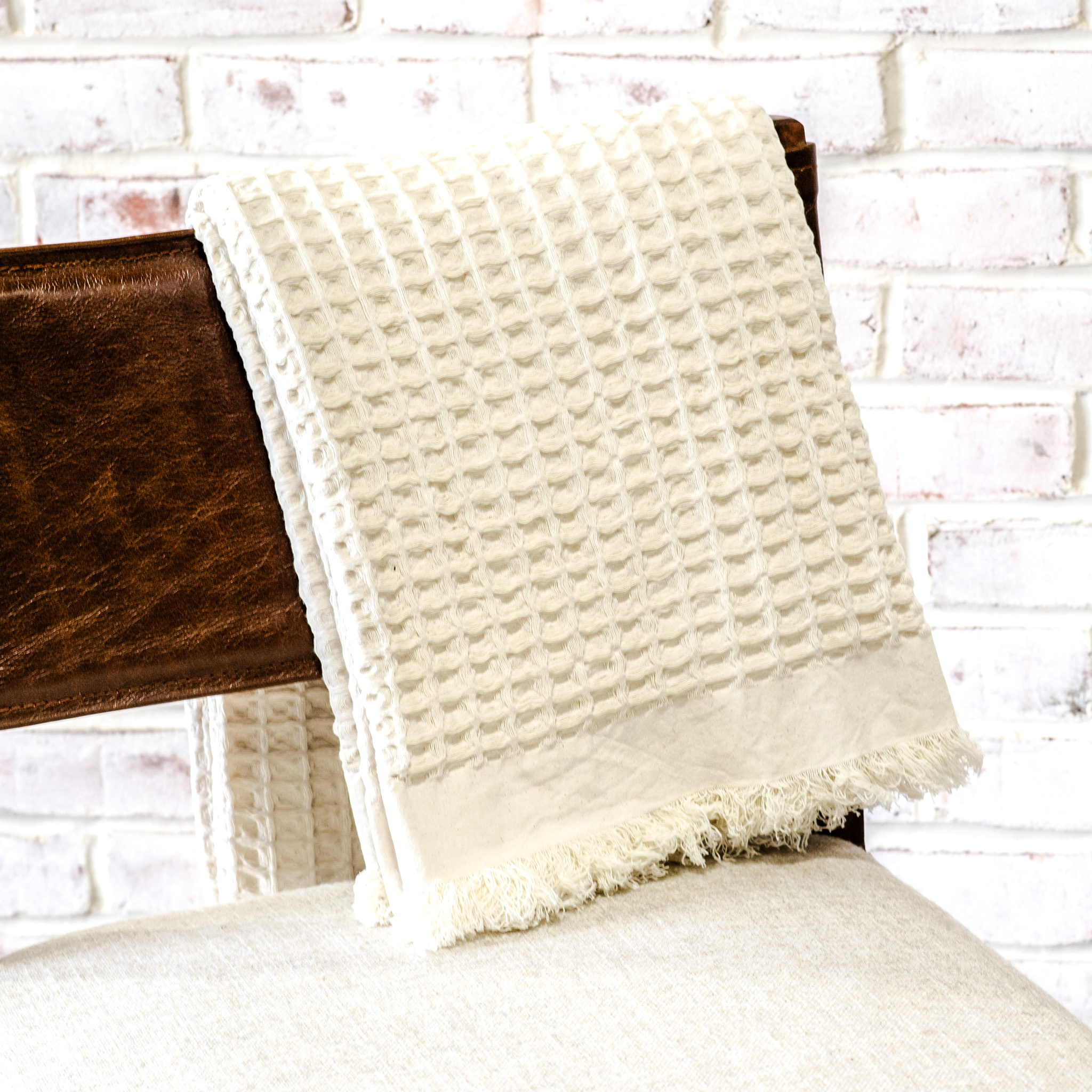 WAFFLE FRINGE THROW