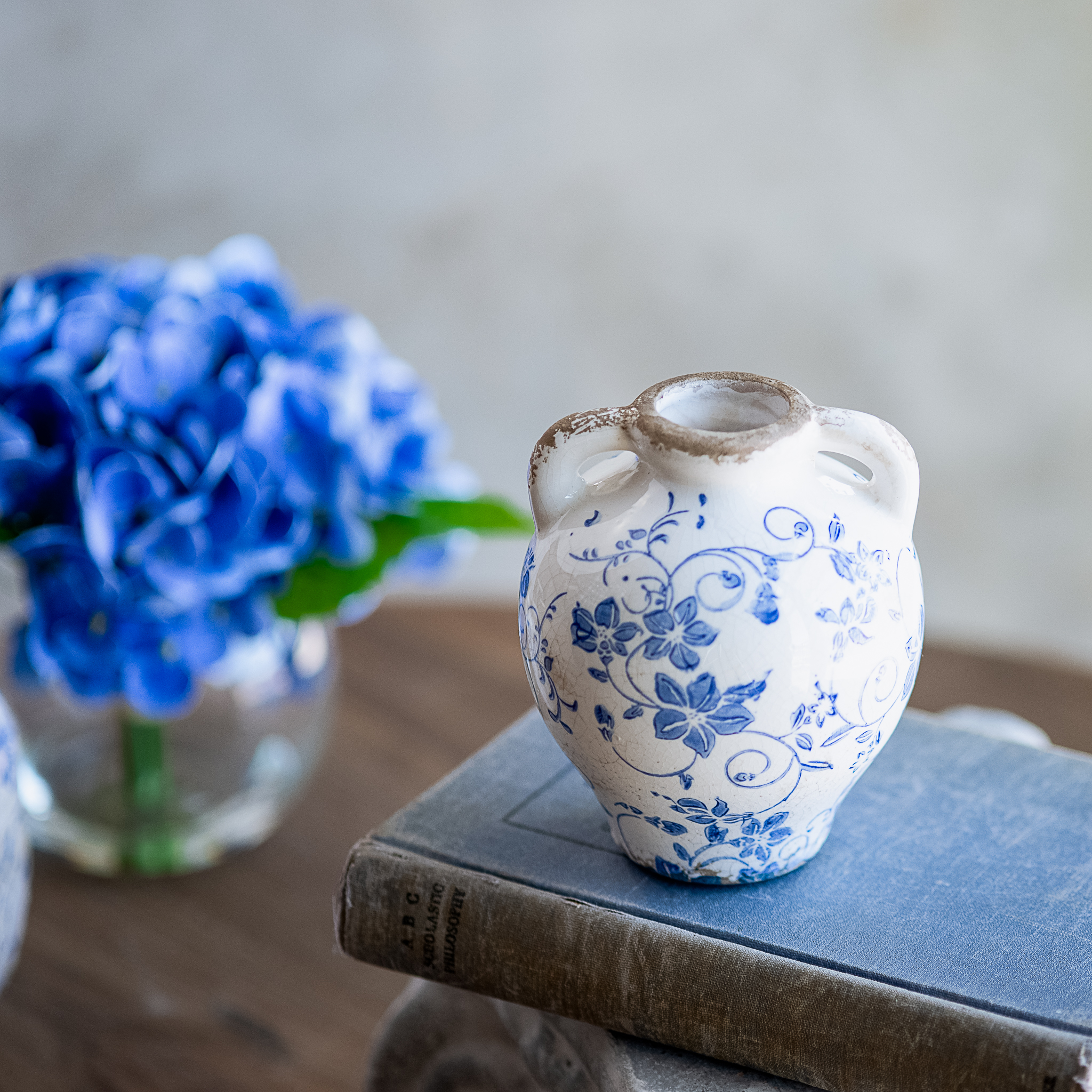 2 HANDLE BLUE HEIRLOOM VASE