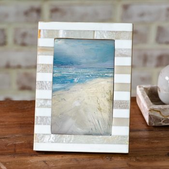 BEIGE STRIPE RESIN PHOTO FRAME | 6" X 4"