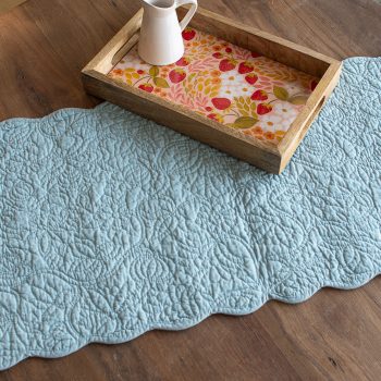 BREEZE TABLE RUNNER