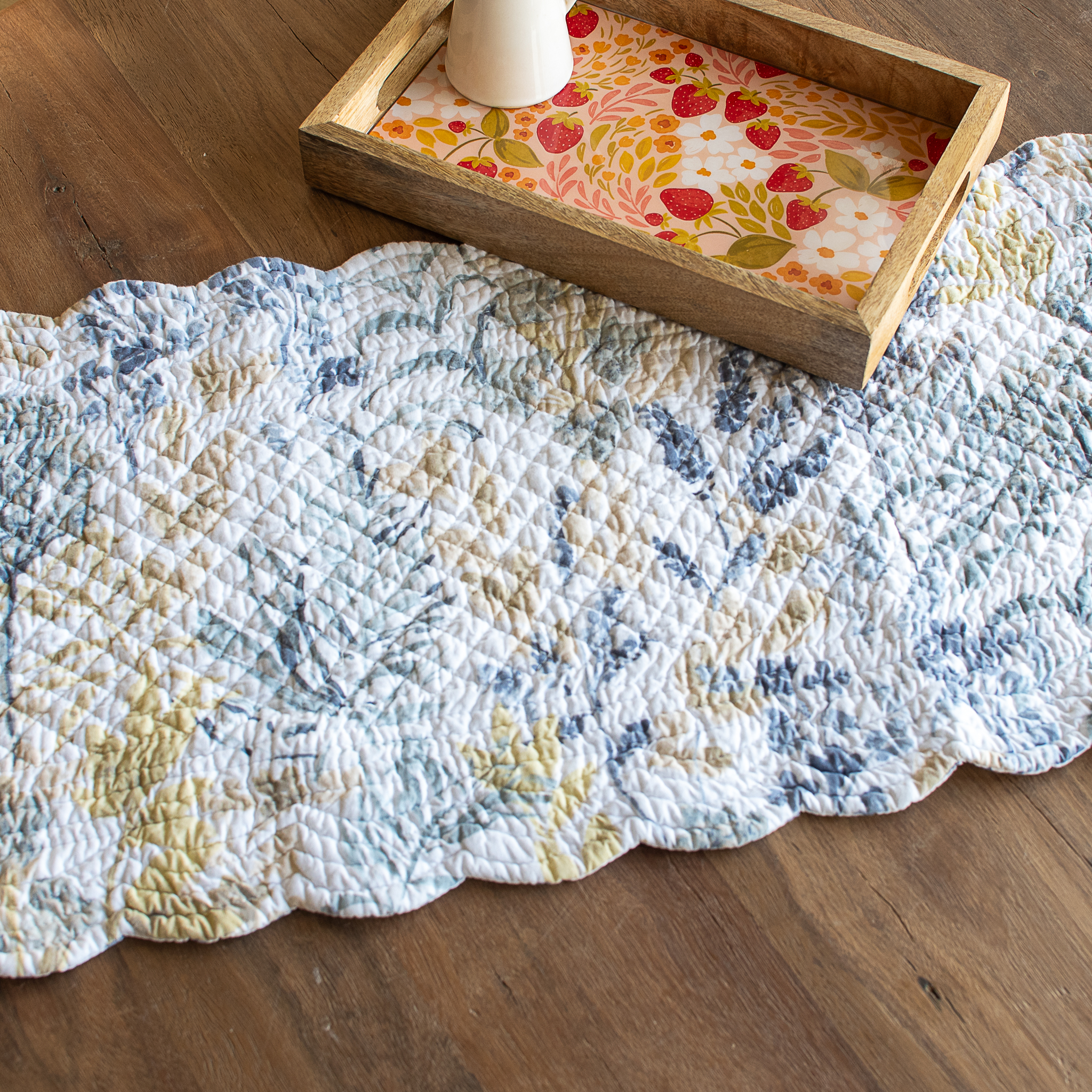 FREESIA TABLE RUNNER
