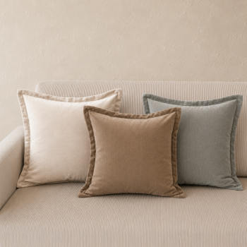 18" VELVET PILLOW